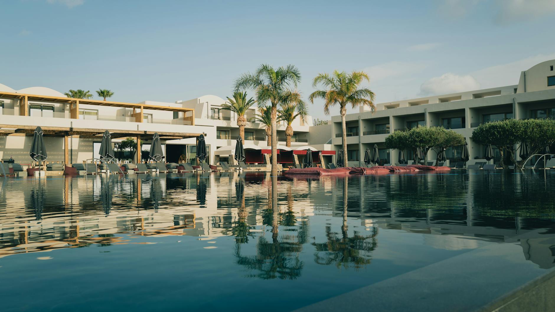 Pre-Trip Email Marketing for Hotels and Travel Brands: Upselling From Booking to Check-In